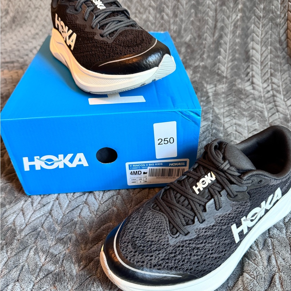 Hoka Rincon Big Kids Black and White Sneakers size 4